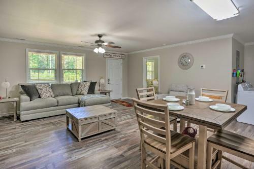Rock Spring Hideaway With Large Yard And Grill!