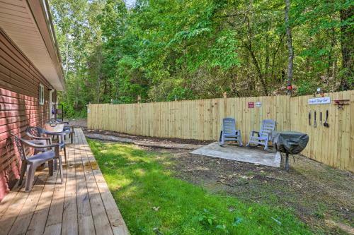 Rock Spring Hideaway With Large Yard And Grill!
