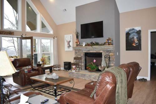 Panoramic Views On 7 Private Acres - Hiawassee Ga