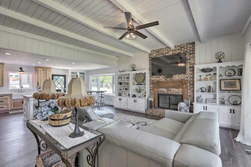 Idyllic Stockbridge Escape With Grill And Views!