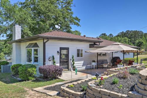 Idyllic Stockbridge Escape With Grill And Views!