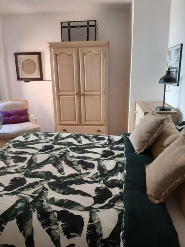 Apartamento El �eru. En Zona Verde Y Junto Al Mar.
