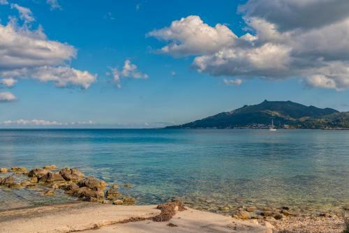 Apartamento Mandy Seafront Suites