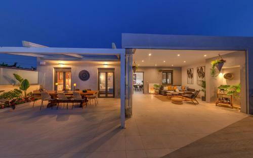 Sea View Villa With Pool Close To The Beach