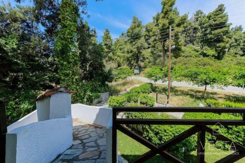 Aqua Blue, Beachfront 3-bdrm Maisonette