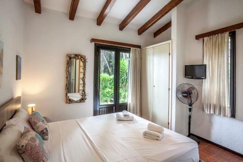 The Gift Sunny Villa