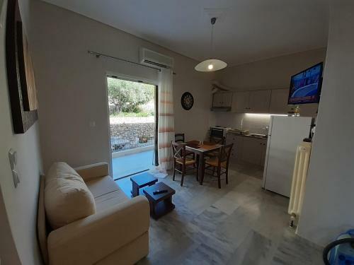 Kamari Apartments