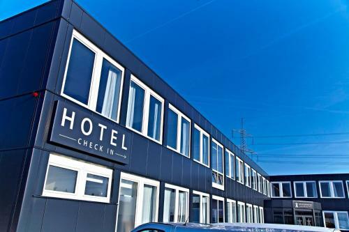 Road House Hotel