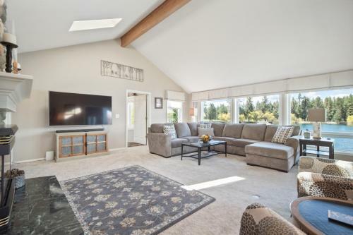 Honeysuckle Beach Retreat