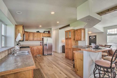 Tranquil Indigo Getaway Less Than 3 Mi To Hot Pools!