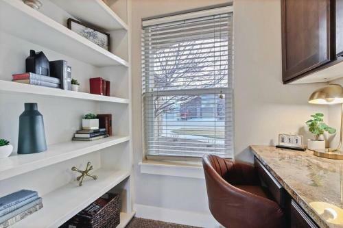 Sun Filled 3 Bedroom Meridian Home