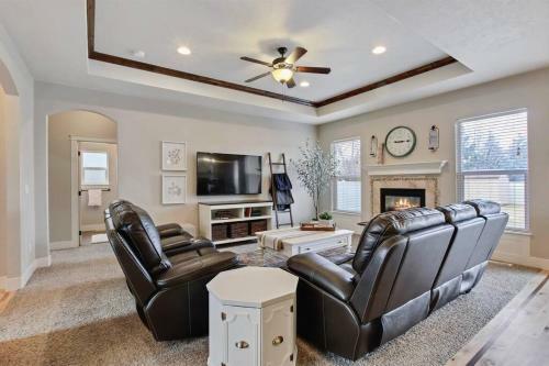 Sun Filled 3 Bedroom Meridian Home