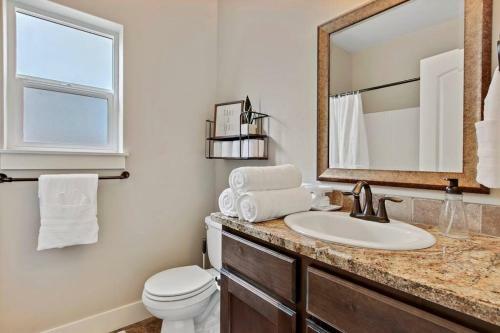 Sun Filled 3 Bedroom Meridian Home