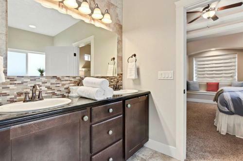 Sun Filled 3 Bedroom Meridian Home