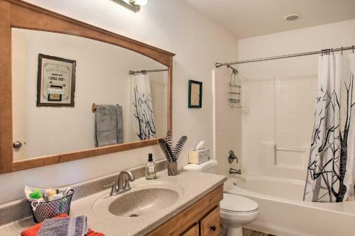 Family-friendly Twin Lakes Home With Boat Dock!