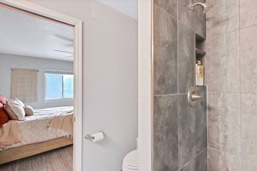 A La Mode Homestyle 3 Bedroom Centered In Meridian, Id