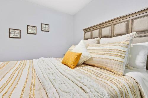 A La Mode Homestyle 3 Bedroom Centered In Meridian, Id