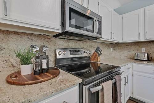 A La Mode Homestyle 3 Bedroom Centered In Meridian, Id