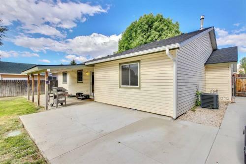 A La Mode Homestyle 3 Bedroom Centered In Meridian, Id