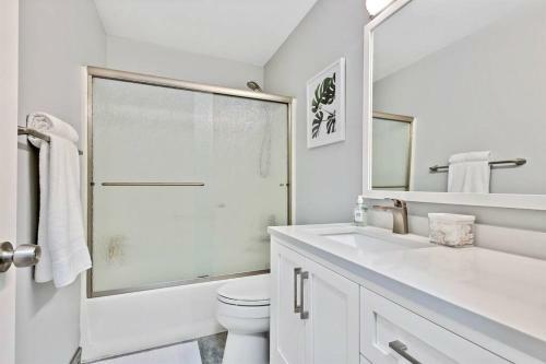 A La Mode Homestyle 3 Bedroom Centered In Meridian, Id
