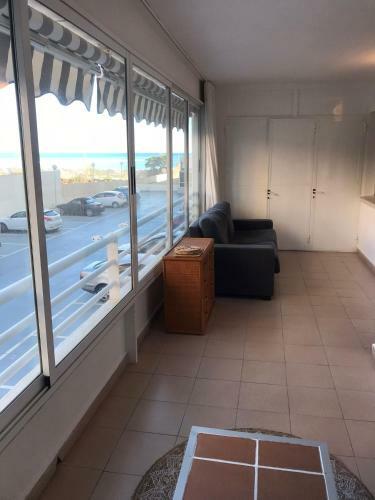 Beautiful Unique Spacious Apartment 30m To Beach