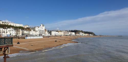 Beautiful Apartment 2 Mins To The Beach