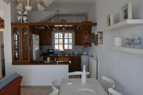 Villa Iokasti (sea View)
