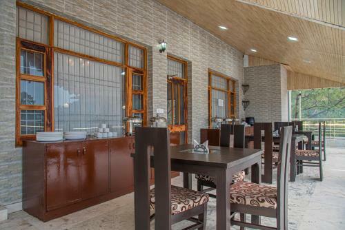 Pine Dream Resort L Kasauli L Barog