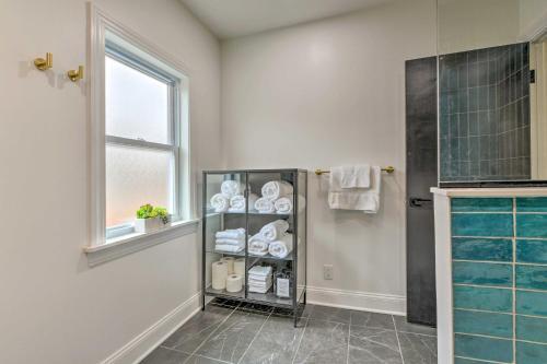 Charming Oak Park Home With Private Fire Pit!