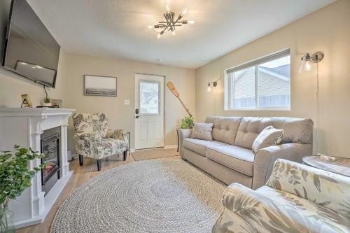 Waterfront Syracuse Home With Patio And Fire Pit!