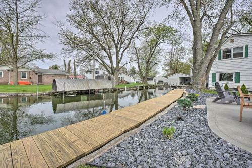 Waterfront Syracuse Home With Patio And Fire Pit!