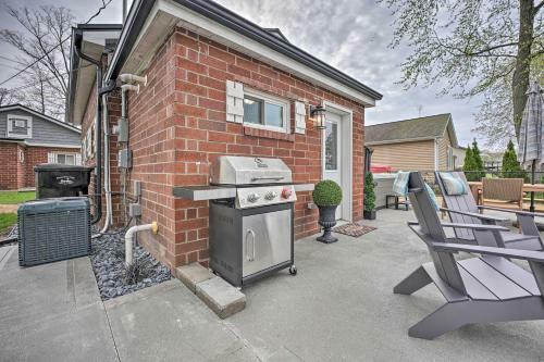 Waterfront Syracuse Home With Patio And Fire Pit!