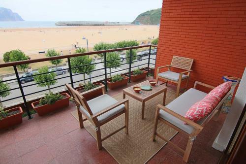 Apartamento Piso Reformado Con Vistas A La Playa De Laredo