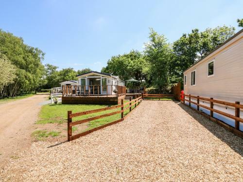 109 Pentney Lakes