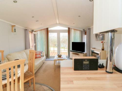 109 Pentney Lakes