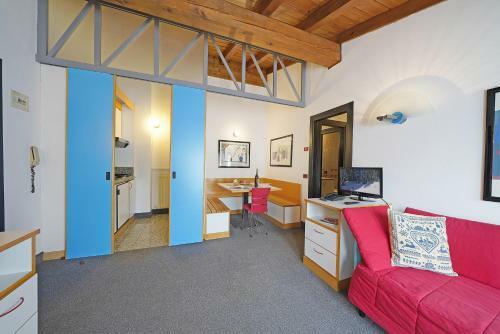 Iflat Bright Apartment With View And Attic