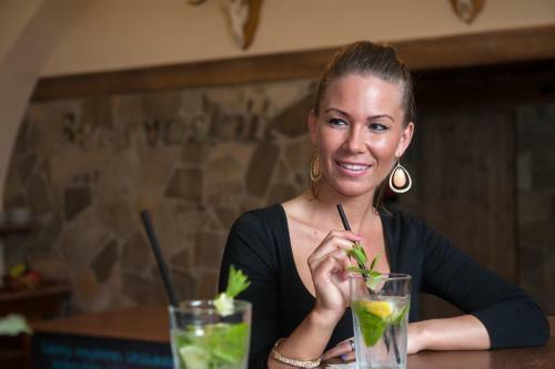 Szarvask�t Hotel