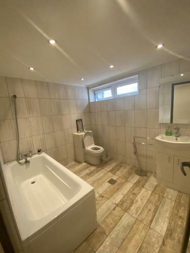 Deluxe 2 Bed Apartment Near Lanark In Scotland