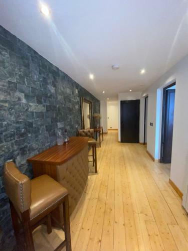 Deluxe 2 Bed Apartment Near Lanark In Scotland