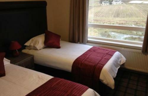 Bed & Breakfast House By The Greenside