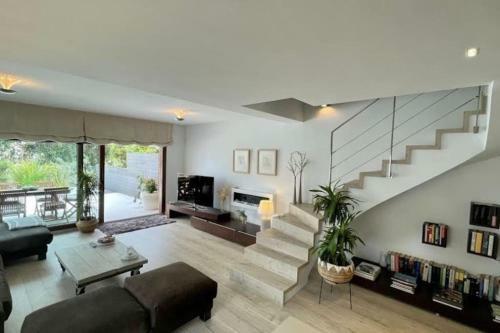 Beth's House