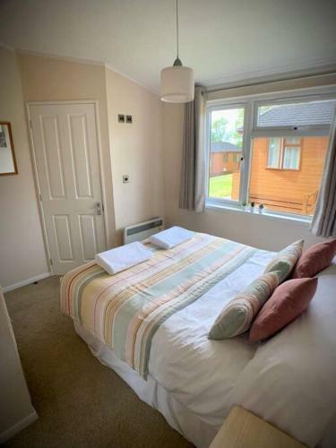 Relaxing 2-bedroom Holiday Lodge In Cornwall
