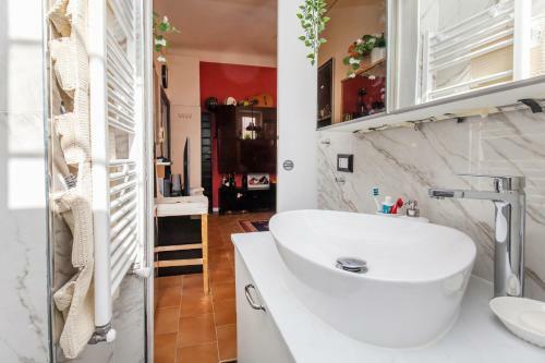 Isola Porta Nuova District Apartment
