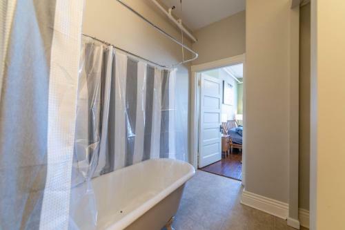 Apartamento Sleep 16 5br 4ba 9bed The Swepson Bungalow