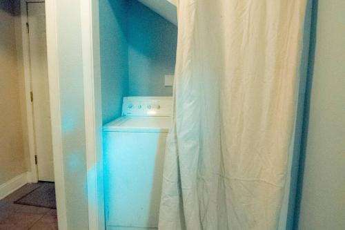 Apartamento Walk 2 Sreetcar! On Site Pool + W+d