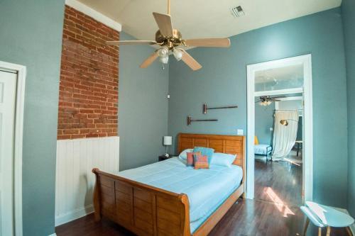 Apartamento Walk 2 Sreetcar! On Site Pool + W+d