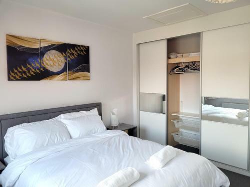 Conveniently Located Modern 3 Bedroom W/ Parking