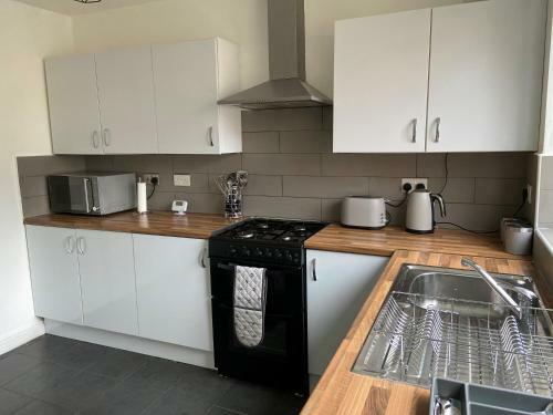 Entire House Within Walking Distance Of Etihad Stadium