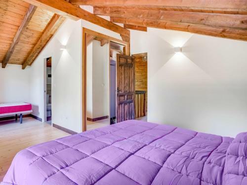 Rustic Holiday Home In Merilla With Valley View