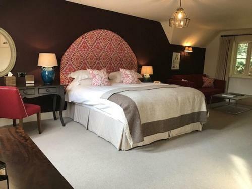 The Hare & Hounds Hotel